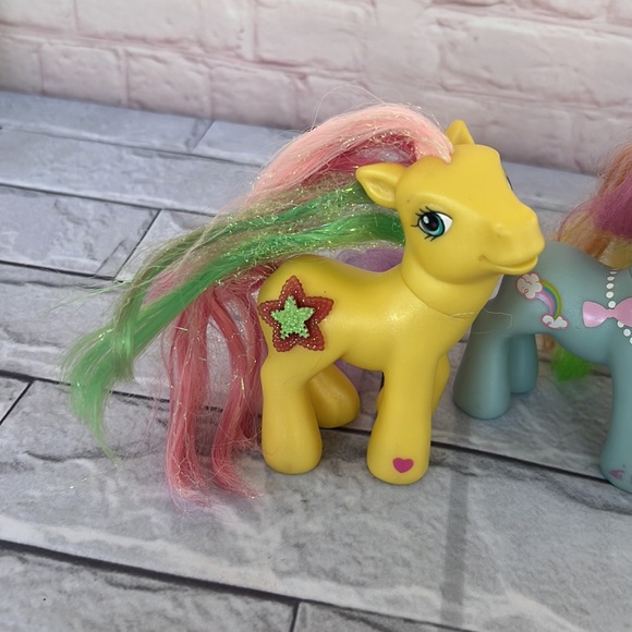 My little Pony set of 3 ponies with rainbow 🌈 hair - Picture 2 of 9